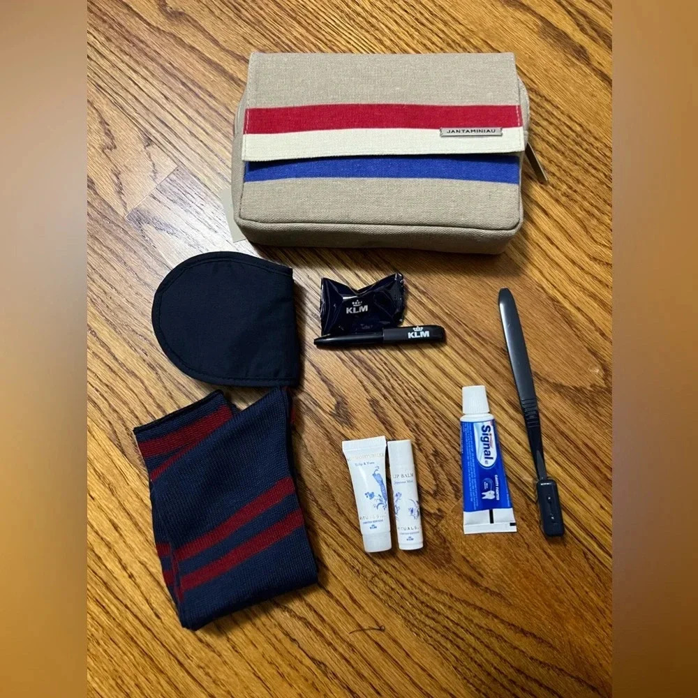NEW RITUALS KLM Business Class 9-pc Amenity Kit 2021 Queen Maxima Dutch Flag